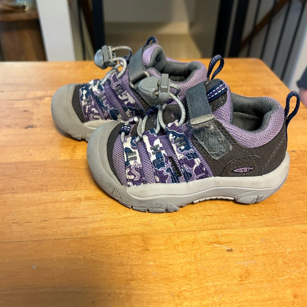 Toddler girl Keen shoes